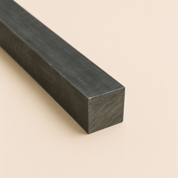 Квадрат стальной горячекатаный 42х42х2000 мм 09Г2С ГОСТ 2591-2006 в наличии в Магадане