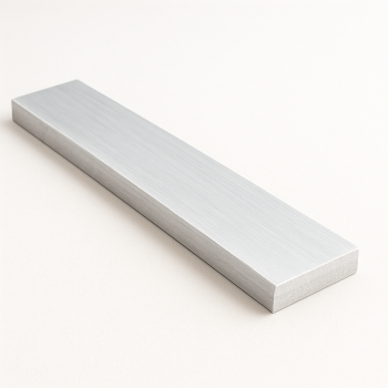 Алюминиевая полоса 100х5х6000 мм АД31 в наличии в Магадане