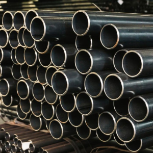 Стальная крекинговая труба 127 мм 14 мм 20 ГОСТ 550-75 в наличии в Магадане